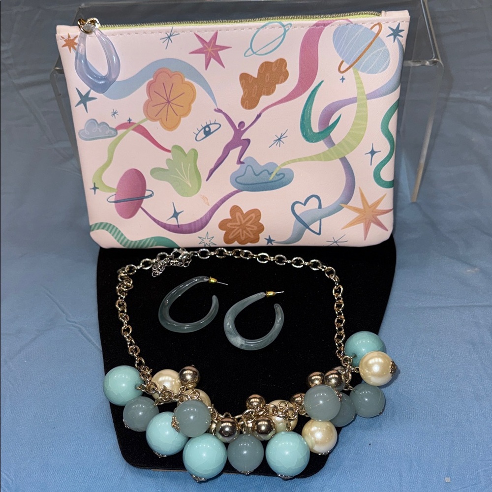 Paparazzi Gold and Aqua Beaded Necklace Set with cosmetic bag - Picture 1 of 2